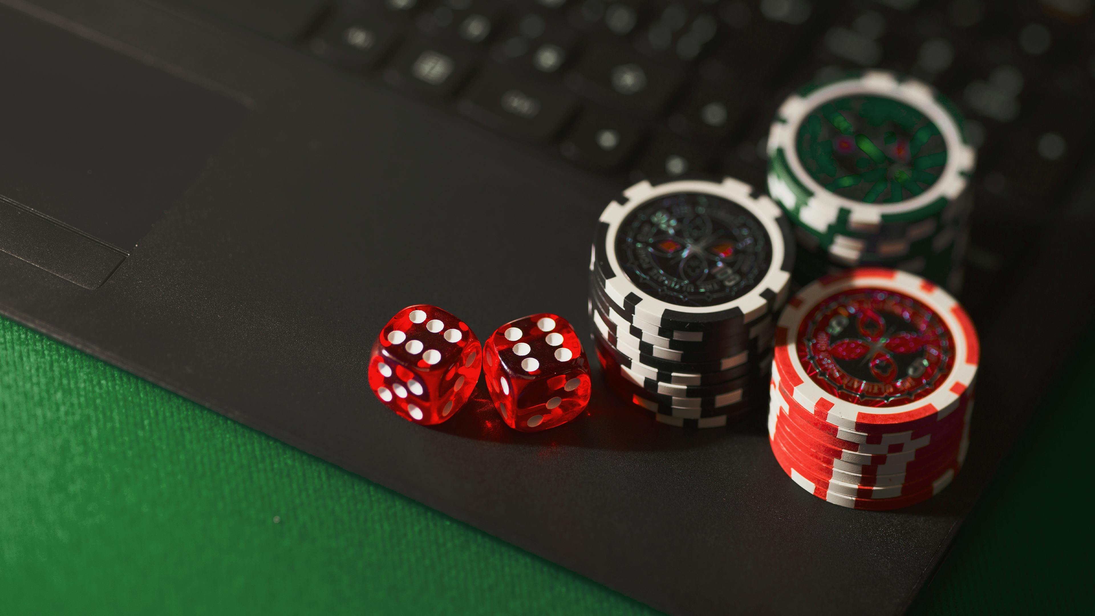burna777 Slots Bonus အစီအစဉ်တွင် ပါဝင်သော Cashback နှင့် Free Spins ဆုလာဘ်များ